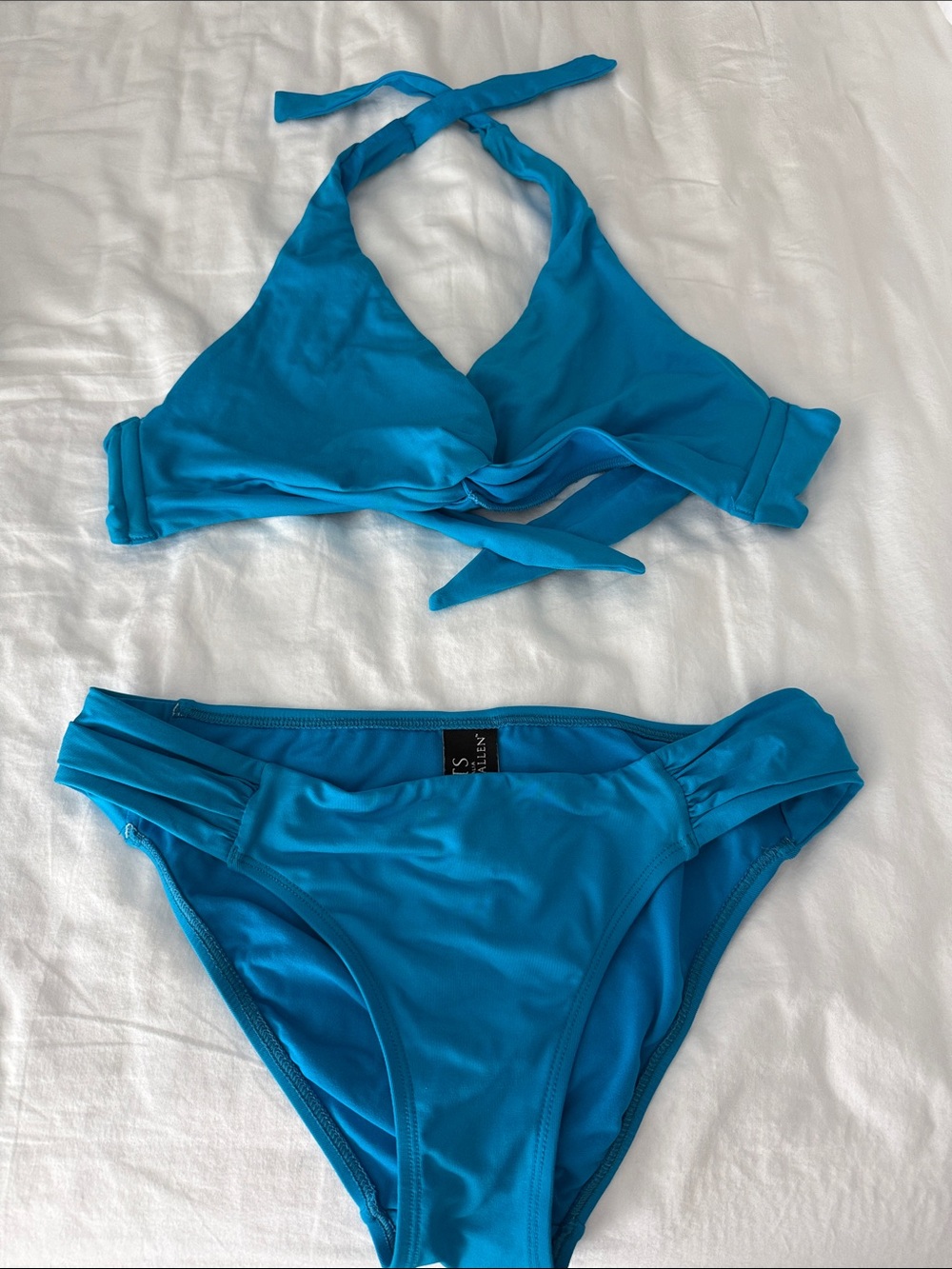 Jets by Jessika Allen Jetset D-DD Twist Front Halter Tie Bikini Set